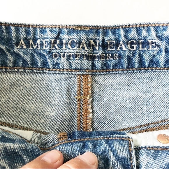 American Eagle Womens Medium Wash Embroidered Distressed Cutoffs Size 0 - Picture 8 of 11